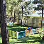 Peninsula Pine Club Boutique & Aparthotel *