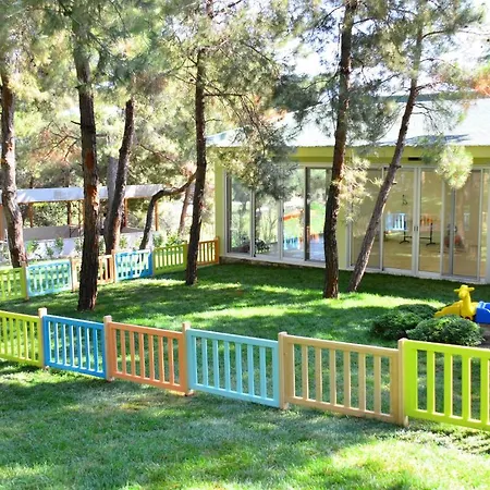 Peninsula Pine Club Boutique & Aparthotel