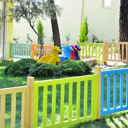 Peninsula Pine Club Boutique & Aparthotel *