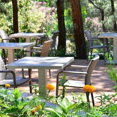 Peninsula Pine Club Boutique & * Kusadasi