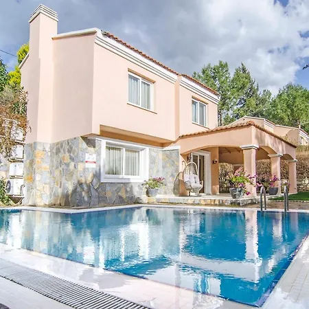 Peninsula Pine Club Boutique & Kusadasi