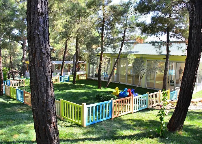 Peninsula Pine Club Boutique & Aparthotel *