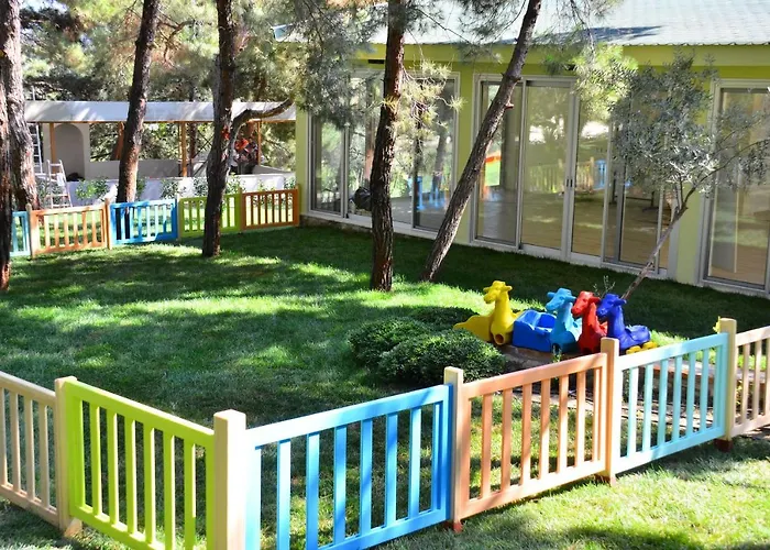 Peninsula Pine Club Boutique & Aparthotel Kusadası