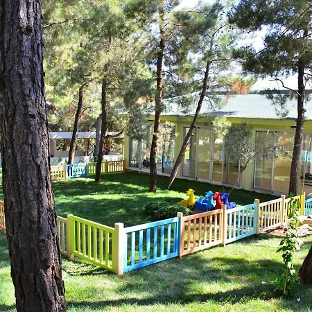 Peninsula Pine Club Boutique & Lägenhetshotell *