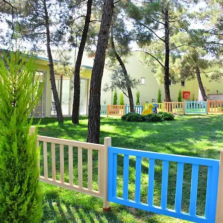 Peninsula Pine Club Boutique &