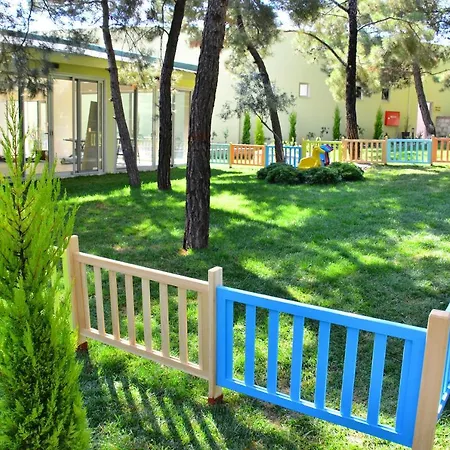 Peninsula Pine Club Boutique & * Kuşadası