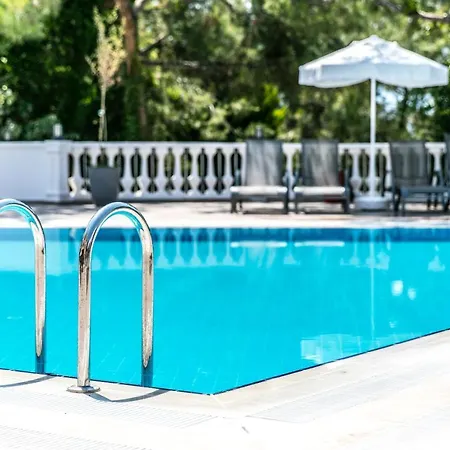 Peninsula Pine Club Boutique & * 库萨达斯