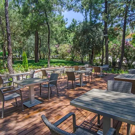 Peninsula Pine Club Boutique & 公寓式酒店 库萨达斯